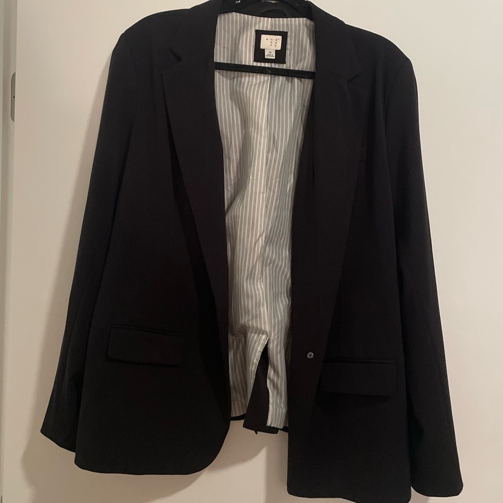 Black Structured Blazer